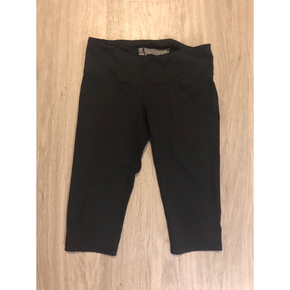 Victoria’s Secret Knockout Crop Leggings
